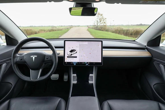 Tesla Model 3 - Afbeelding 24 van 30