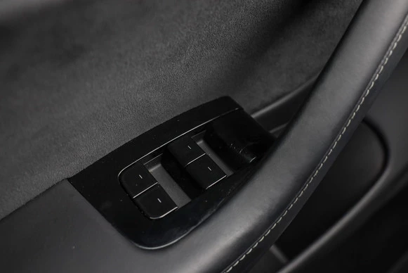 Tesla Model 3 - Afbeelding 26 van 30