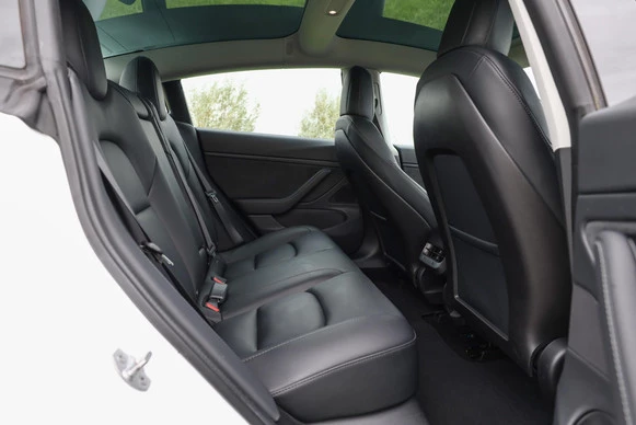 Tesla Model 3 - Afbeelding 27 van 30