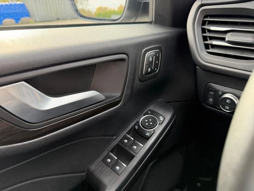 Ford Kuga - Afbeelding 28 van 30