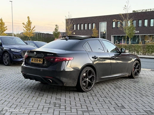 Alfa Romeo Giulia - Afbeelding 2 van 28