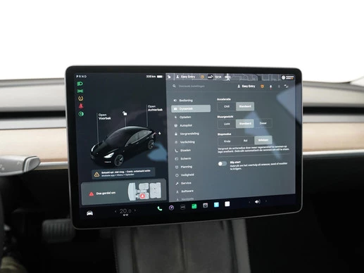 Tesla Model 3 - Afbeelding 20 van 30