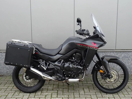 Honda XL 750 - Afbeelding 1 van 17