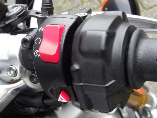 Triumph Thruxton 1200 - Afbeelding 8 van 18