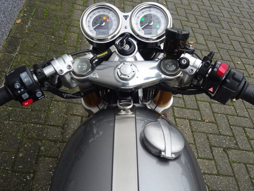 Triumph Thruxton 1200 - Afbeelding 12 van 18