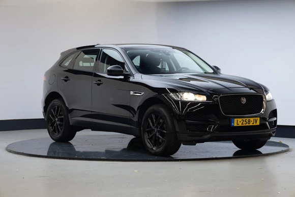 Jaguar F-PACE - Afbeelding 1 van 27
