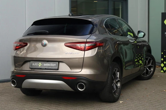 Alfa Romeo Stelvio - Afbeelding 2 van 30