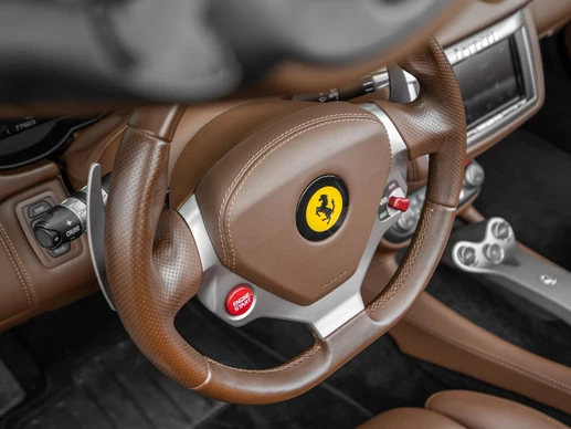 Ferrari California - Afbeelding 14 van 30