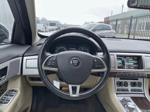 Jaguar XF - Afbeelding 14 van 30