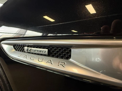 Jaguar XE - Afbeelding 17 van 18