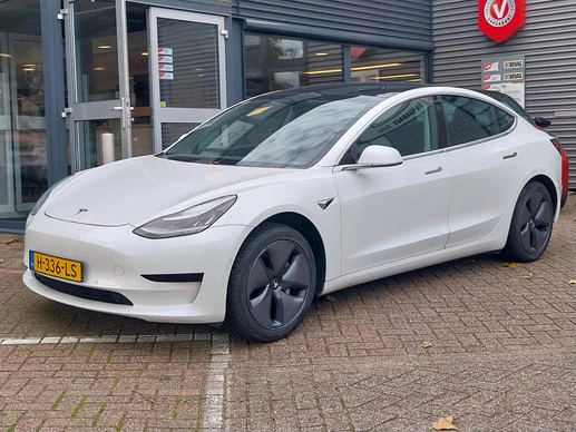 Tesla Model 3 - Afbeelding 1 van 7