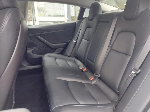 Tesla Model 3 - Afbeelding 5 van 7