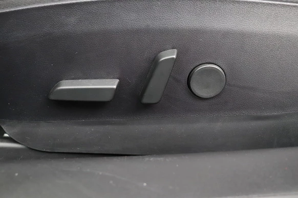 Tesla Model 3 - Afbeelding 16 van 29