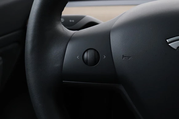 Tesla Model 3 - Afbeelding 18 van 29