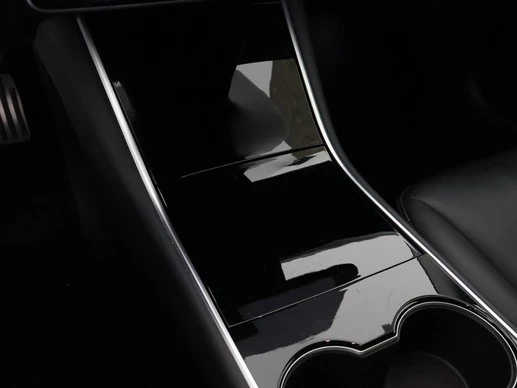 Tesla Model 3 - Afbeelding 17 van 25