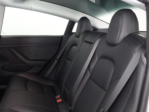 Tesla Model 3 - Afbeelding 18 van 25