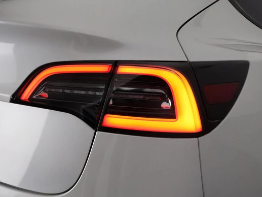 Tesla Model 3 - Afbeelding 21 van 25