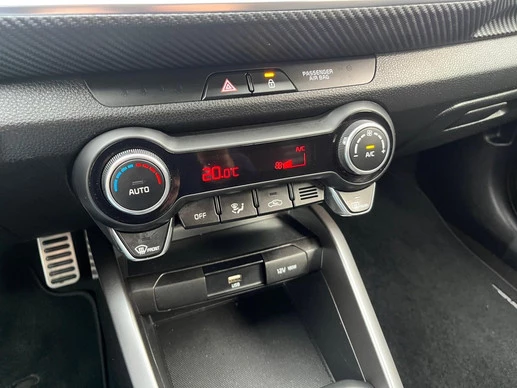 Kia Stonic - Afbeelding 18 van 27