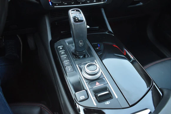 Maserati Levante - Afbeelding 24 van 30