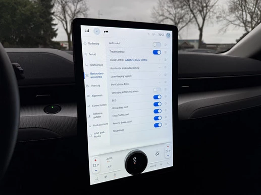 Ford Mustang Mach-E - Afbeelding 25 van 28