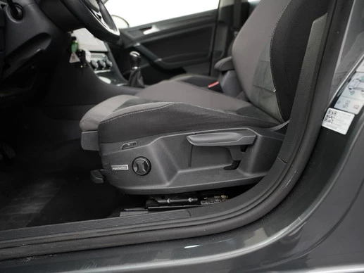 Volkswagen Golf - Afbeelding 29 van 30