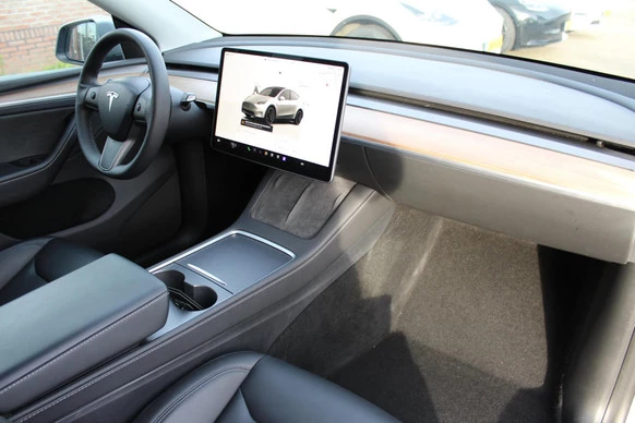 Tesla Model Y - Afbeelding 13 van 20