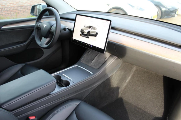 Tesla Model Y - Afbeelding 14 van 20