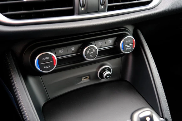 Alfa Romeo Stelvio - Afbeelding 14 van 30