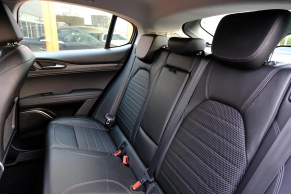 Alfa Romeo Stelvio - Afbeelding 29 van 30