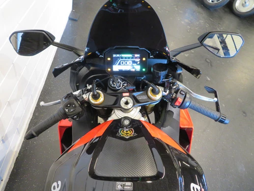 Aprilia RSV4 - Afbeelding 10 van 14