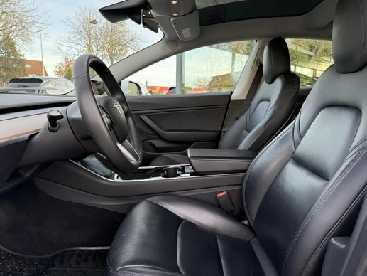 Tesla Model 3 - Afbeelding 13 van 26