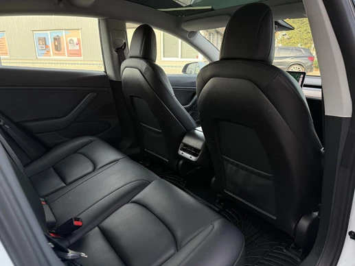 Tesla Model 3 - Afbeelding 16 van 26