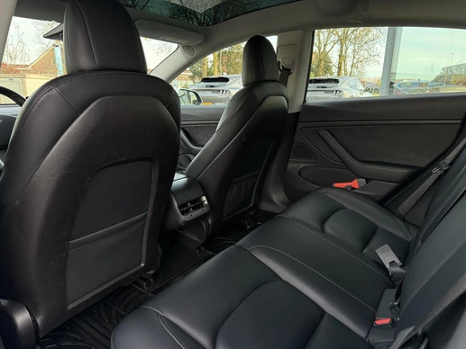 Tesla Model 3 - Afbeelding 17 van 26