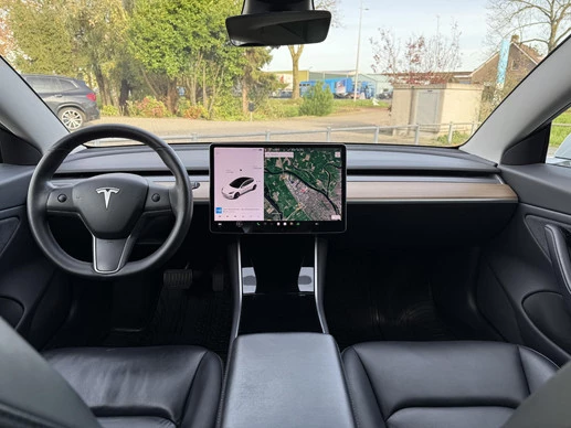 Tesla Model 3 - Afbeelding 18 van 26