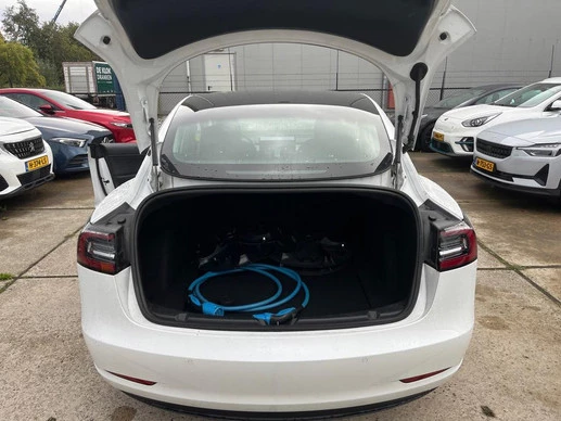 Tesla Model 3 - Afbeelding 6 van 19
