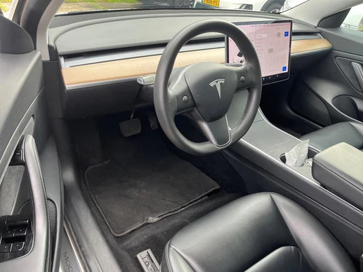 Tesla Model 3 - Afbeelding 7 van 19