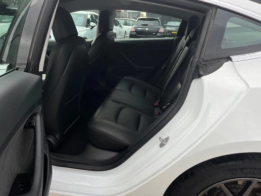 Tesla Model 3 - Afbeelding 9 van 19