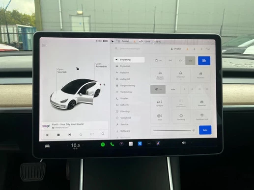 Tesla Model 3 - Afbeelding 14 van 19