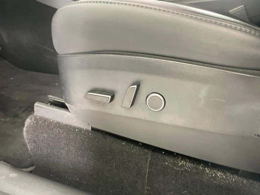 Tesla Model Y - Afbeelding 17 van 22