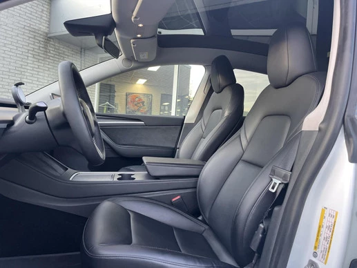 Tesla Model Y - Afbeelding 2 van 18