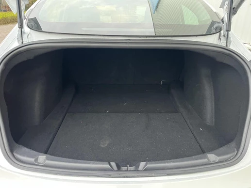 Tesla Model 3 - Afbeelding 9 van 20