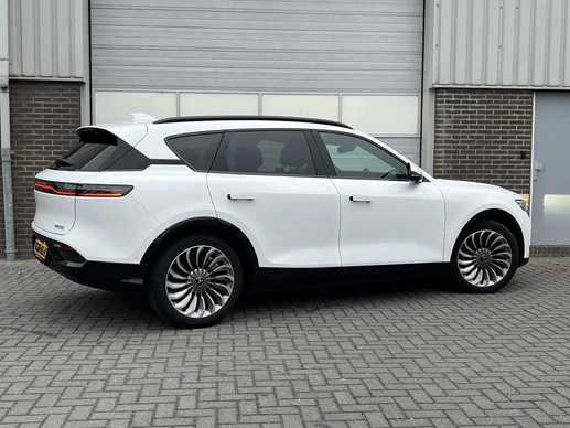 Voyah Free - Afbeelding 12 van 30