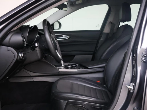 Alfa Romeo Giulia - Afbeelding 7 van 25