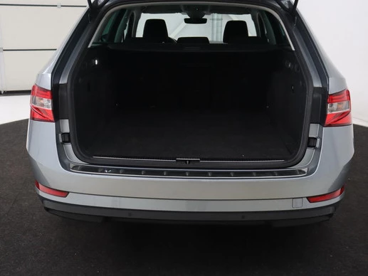 Škoda Superb - Afbeelding 11 van 30
