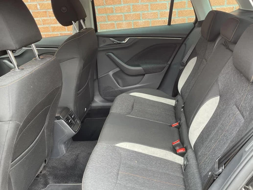 Škoda Kamiq - Afbeelding 16 van 29