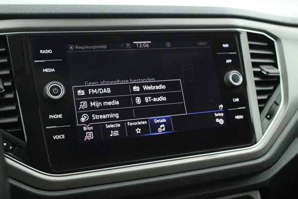 Volkswagen T-Roc - Afbeelding 29 van 30