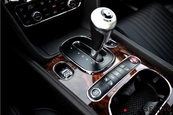 Bentley Flying Spur - Afbeelding 23 van 30