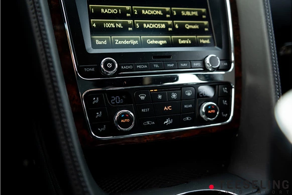 Bentley Flying Spur - Afbeelding 26 van 30