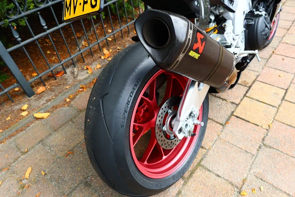 Aprilia RSV4 - Afbeelding 15 van 25