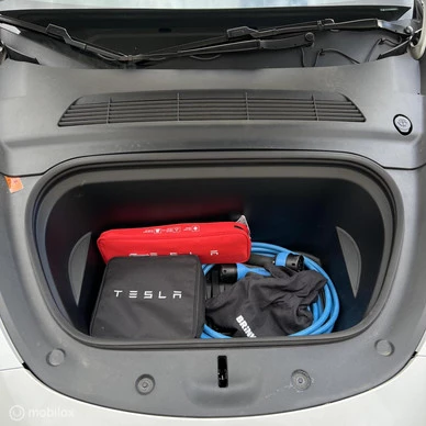 Tesla Model Y - Afbeelding 19 van 23